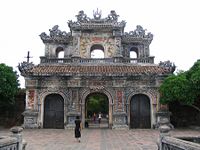 Hiển Nhân gate