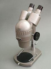 A stereo microscope is often used for lower-power magnification on large subjects
