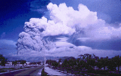 The eruption cloud shortly before the climactic eruption