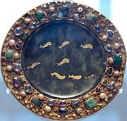 Serpentine paten with fish from the court of Charles the Bald (second half of the ninth century)