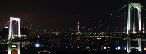  Rainbow Bridge and Tokyo Tower as seen from Odaiba at night.