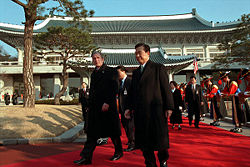 President Kim Dae-jung with President George Bush