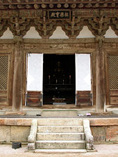 Entrance to Tongdosa's Daeungjeon Hall