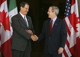 President Fox and U.S. President George W. Bush signing the Security and Prosperity Partnership of North America