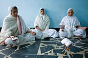 Jain sadhvis meditating