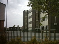 Wetherby High School, a former secondary modern school in Wetherby, West Yorkshire that adopted the term "High School."