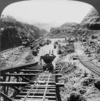 Construction work on the canal is shown in this 1907 photograph