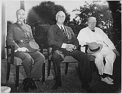 Chiang Kai-shek, Franklin Delano Roosevelt and Churchill at the Cairo Conference in 1943