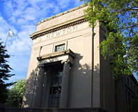Frieze on Building 2 dedicated to Newton