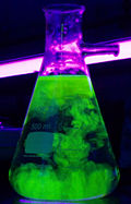 Fluorescein under UV illumination.