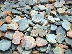 Forms to counterfeit coins from the late second and early third century