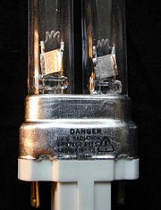 Close-up of the cathodes and anodes of a germicidal lamp (an essentially-similar design that uses no fluorescent phosphor, allowing the electrodes to be seen)