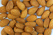 Raw almonds