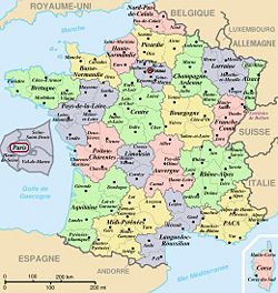 The 22 regions and 96 departments of metropolitan France include Corsica (Corse, lower right). Paris area is expanded (inset at left).