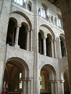 The south transept of Winchester Cathedral is in 3 stages. pic C.Finot