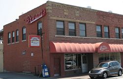Arthur Bryant's Barbecue in the inner-city is visited by U.S. Presidents and celebrities.