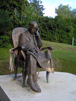 Statue of Pál Teleki.