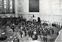 The floor of the New York Stock Exchange in 1908