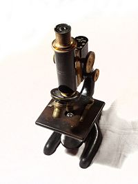 first microscope made
