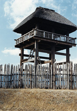 Raised floor building at Yoshinogari, a Yayoi settlement (reconstructed)