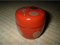 A typical lacquerware natsume