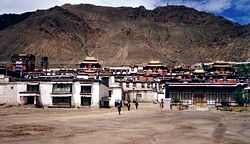 Tashilhunpo, reflects a style which would influence that of Mongol styles of architecture
