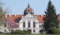 Front view of the palace of Gödöllő.