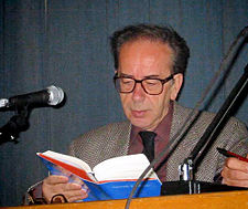 Ismail Kadare at a reading in Zurich.